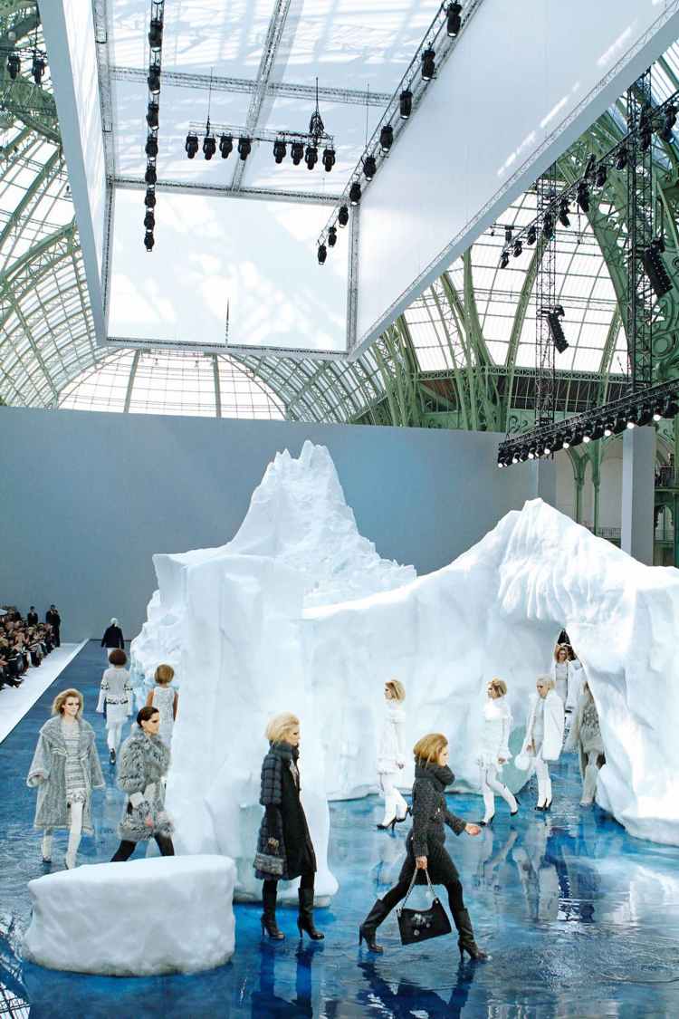 Chanels modeshow-koncept av landskapet av Karl Lagerfeld höst-vinter 2010: 11
