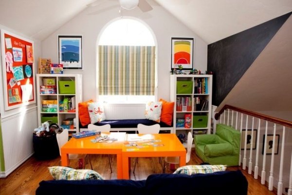 Färgrik lekplats-för barn-orange bord möbeldesign-barnvänliga ergonomiska möbler