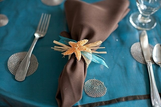 servetthållare sjöstjärna band rosett turkosbrunt