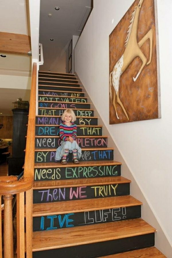 Måla trappor lekrum barn dekoration idé