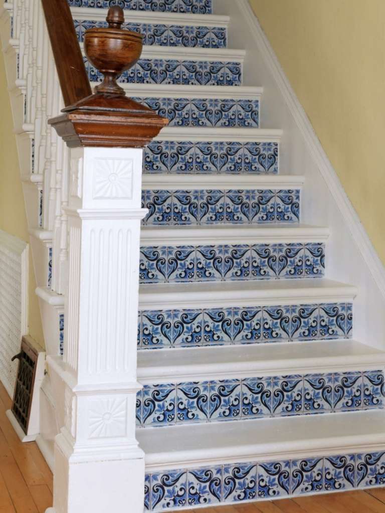 trappor dekorerar kakel blå vit marockansk interiör