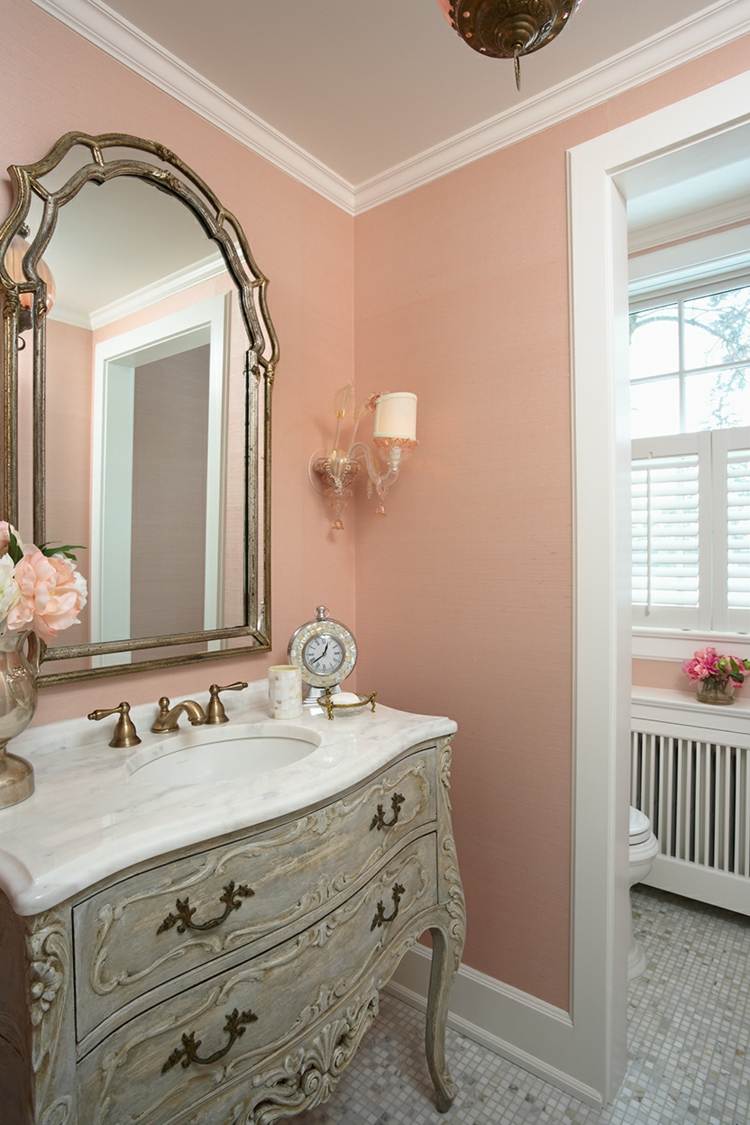 väggfärg aprikos badrum idé tvättställ vintage vit
