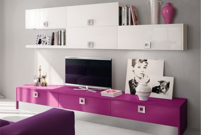 rosa-vit-vägg-enhet-i-högglans-vägghängande-MARTINA-Cucine-Lube