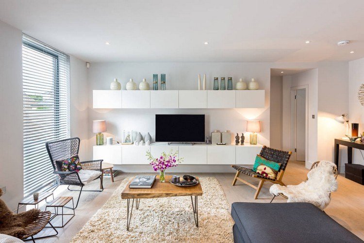 Dagens väggmodell modern-vit-matt-stängd-handtagslös platt-tv