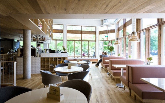 massivt trägolv bolefloor plank golv restaurang