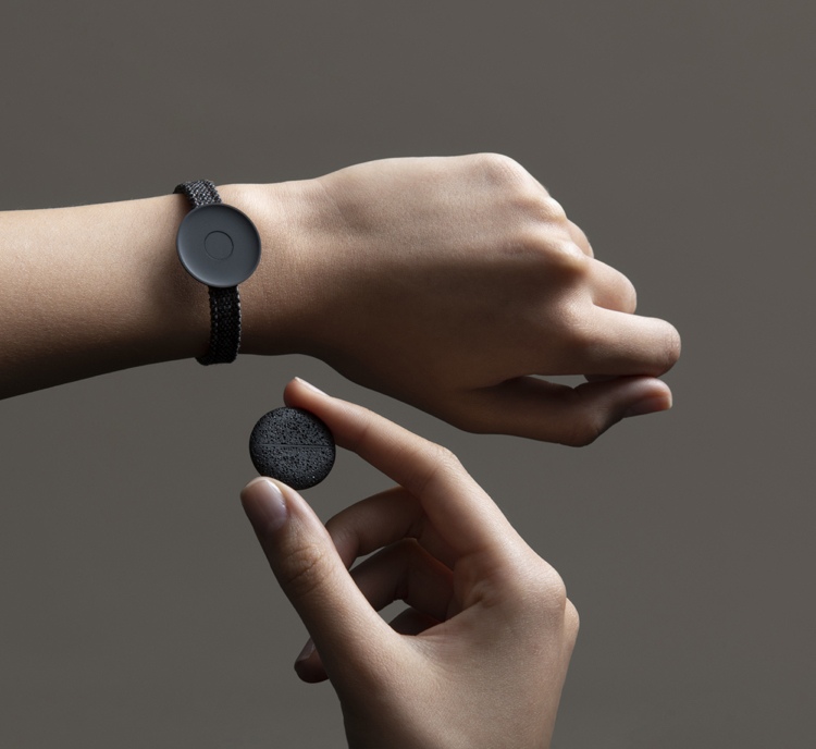 digital plånbok med mynt kryptovaluta lagring på armband
