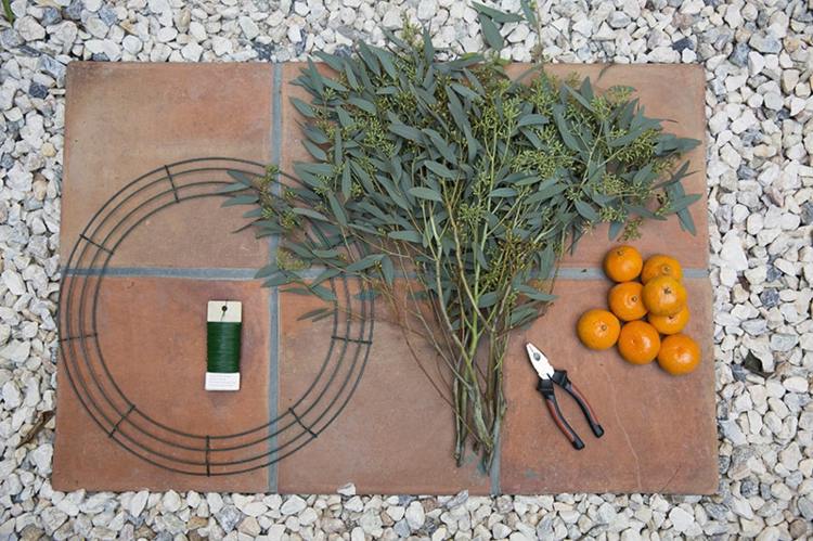 juldekoration apelsiner eukalyptustrådskrans hantverksmaterial