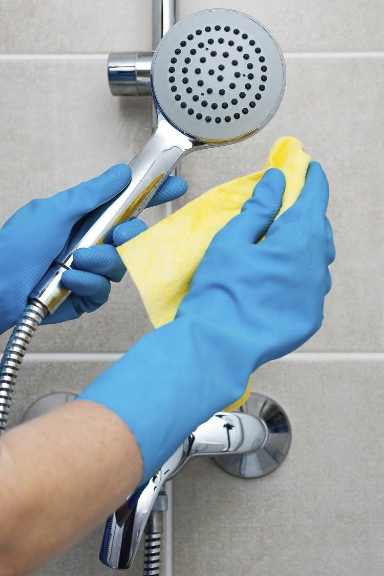 badkar rengöring dusch badrum inredning trasa huskurer