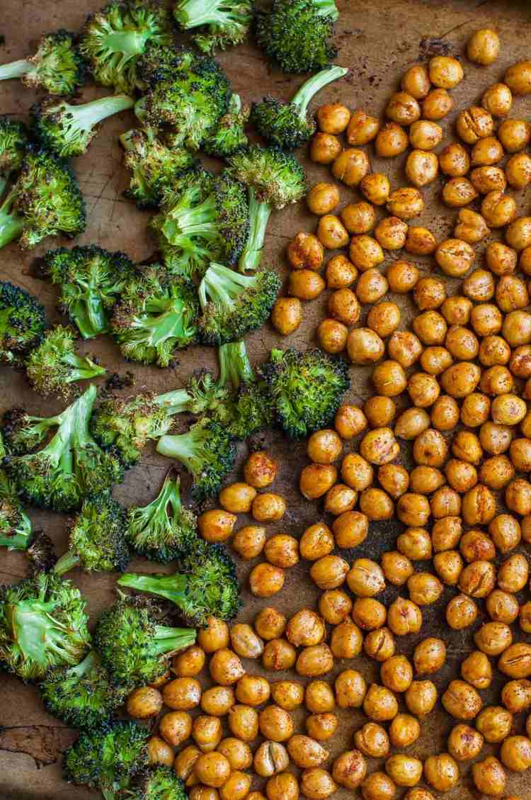 hälsosamma recept grönsaker bakplåt kikärter broccoli rucola sallad