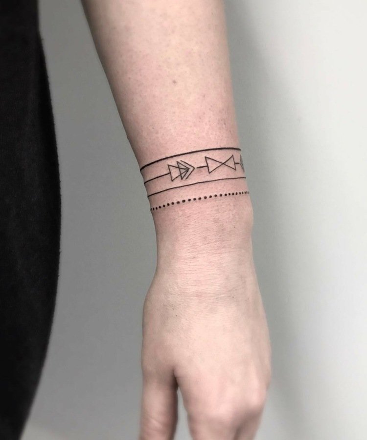 kvinna tatuering armband minimalistiska geometriska figurer