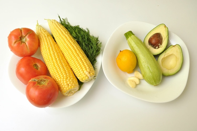 veganskt recept sallad majonnäs majstomater dill avokado zucchini citron