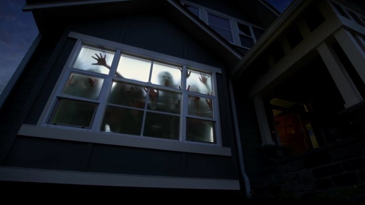 halloween-fönster-dekoration-utomhus-trädgård-idé-zombies-veranda-vardagsrum