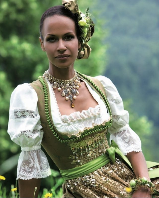 dirndl-frisyrer-oktoberfest-hårtillbehör-bulle-sida