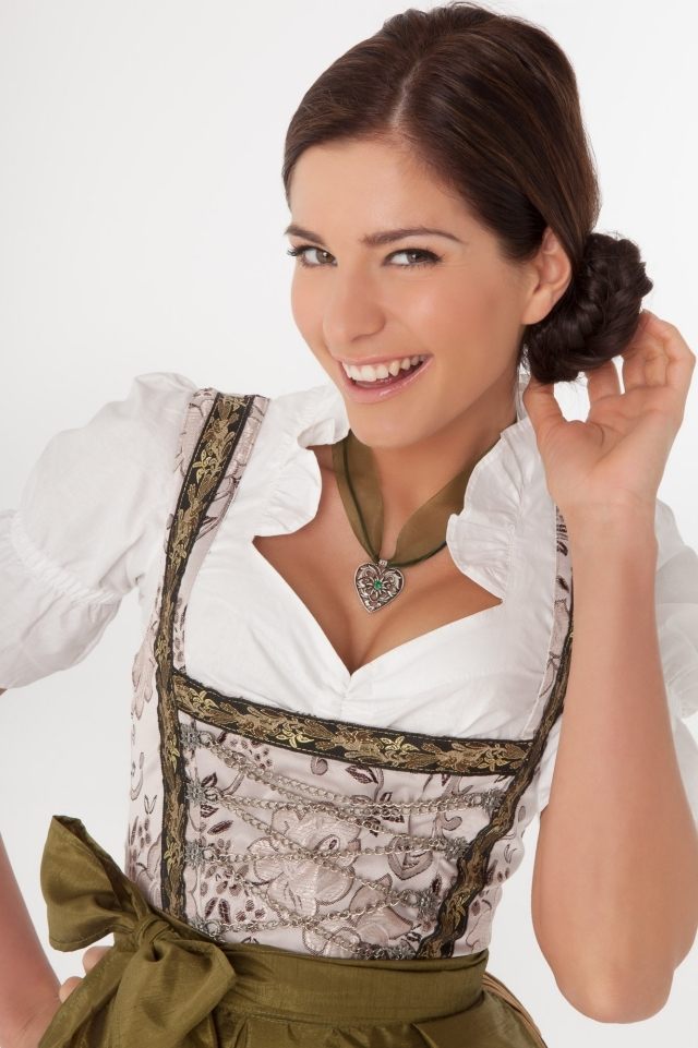 dirndl-frisyrer-oktoberfest-bulle-i sidled-ner