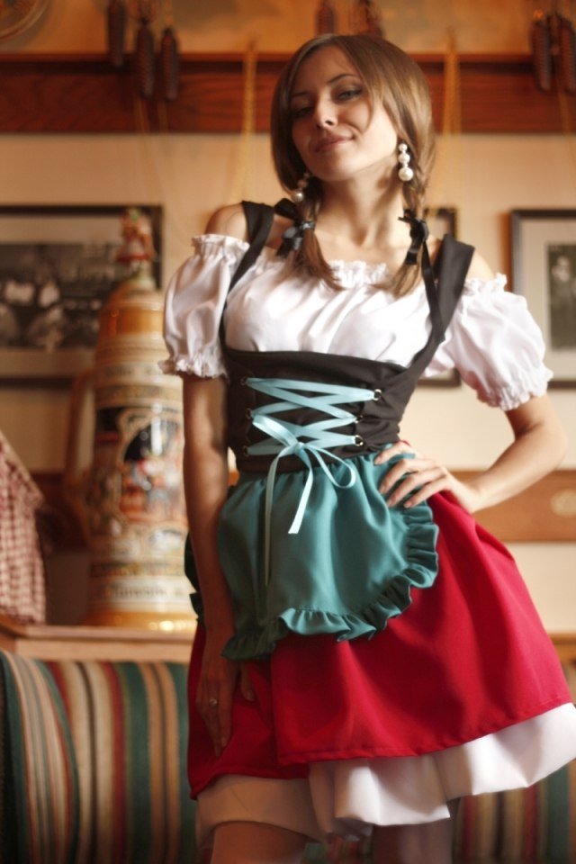 dirndl-frisyrer-oktoberfest-två-flätor-fläta