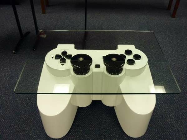 vardagsrum dekorera playstation vit controller soffbord