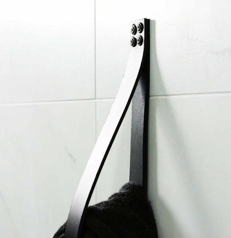 diy-deco-badrum-handdukshållare-svart-läder-remmar-moderna