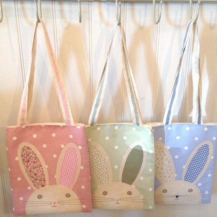 DIY-dekoration-påskpåsar-shopping-kanin-motiv-sy-rester