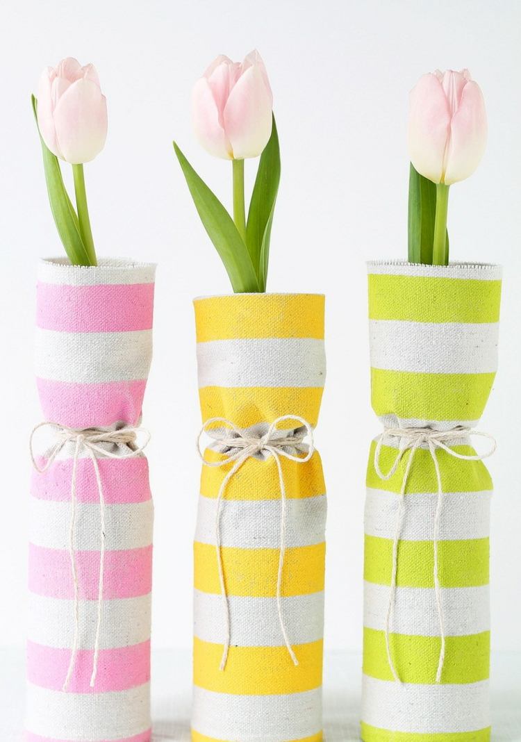 DIY-dekoration-påsk-vas-design-papper-ränder-vår-färger-tulpaner-rosa