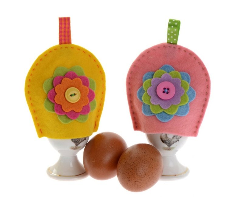 diy-ägg varmare-påsk-enkel-filt-blomma-mönster-sy-lim-knapp