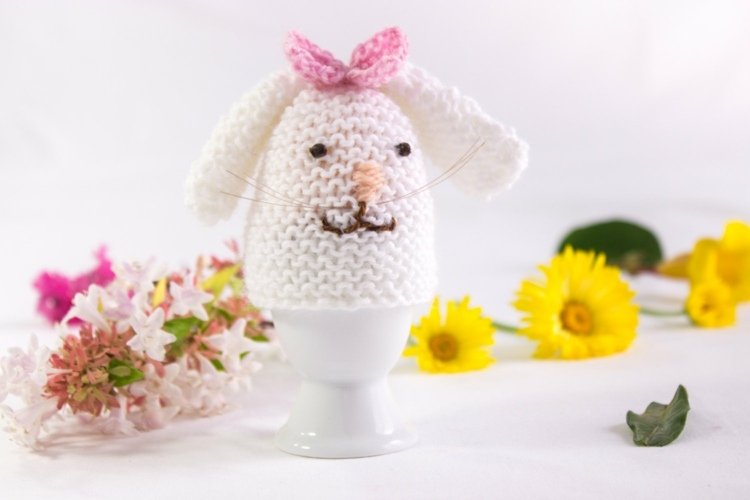 diy-ägg varmare-till-påsk-virkade-påsk-kanin-söt-blomma-äng