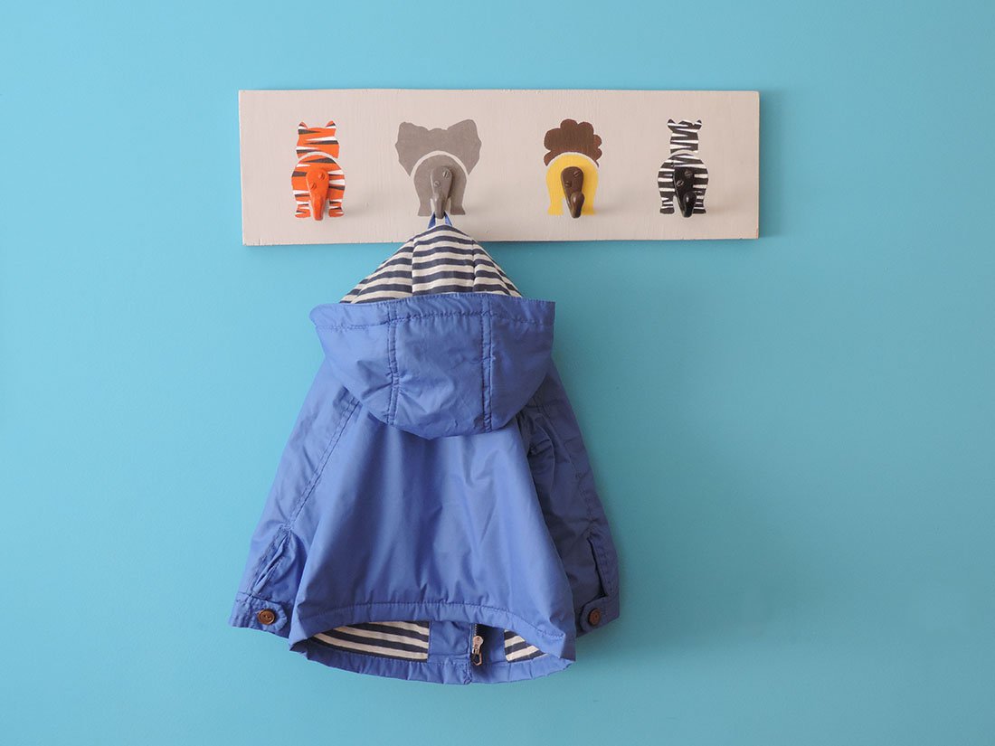 Garderober barn DIY -idéer målar barnrum i blå lustif