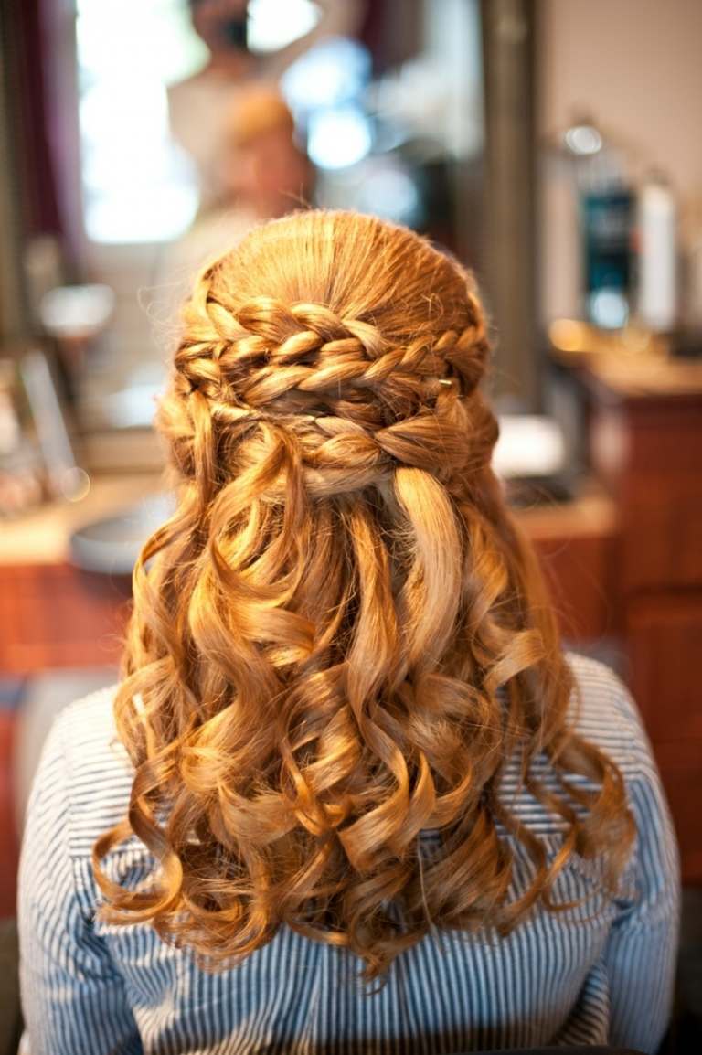 DIY frisyr lockar fläta halvöppen styling bröllopsbrud