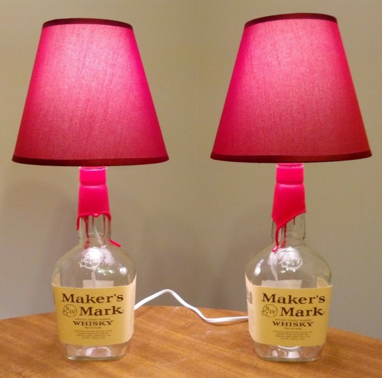 DIY dekorationslampor whiskyflaska rosa