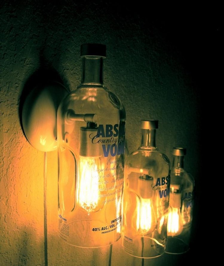 diy-lamp-flaska-gör-det-själv-vodka-absolut-transparent-vägg-ljus-kreativ