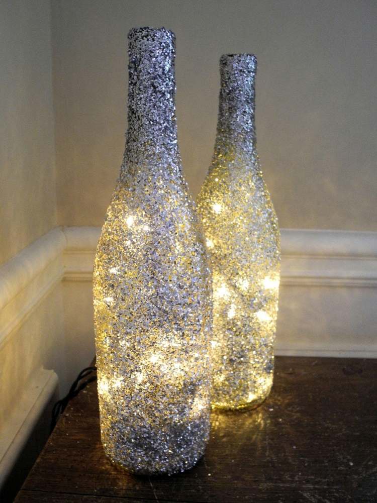 diy-lampa-flaska-gör-det-själv-fairy lampor-glitter-vin-flaskor-silver