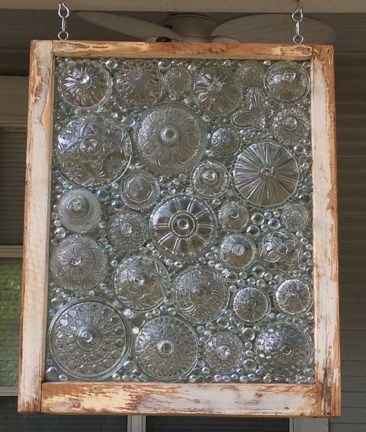 DIY sekretessskärm av återvunnet träfönsterglas