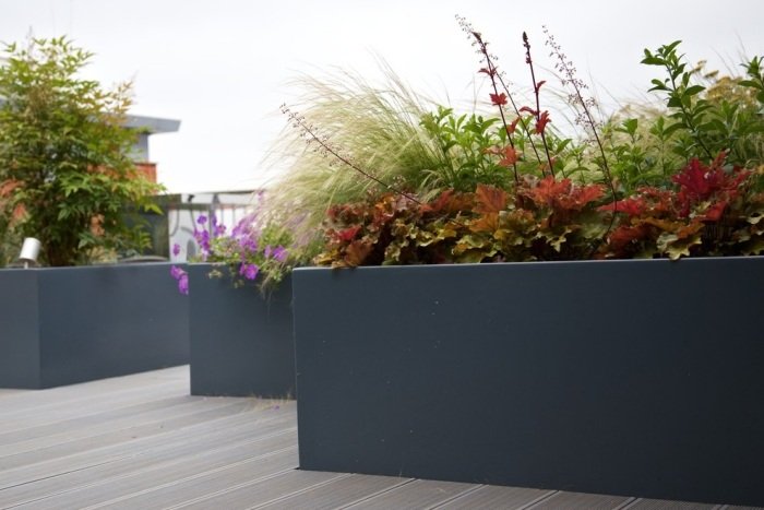 Plast-planter-blomma-tråg-DIY-sekretess-skärm-för-terrass