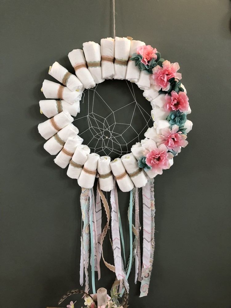 Tinker blöjkrans som en drömfångare bra idé för babyshower