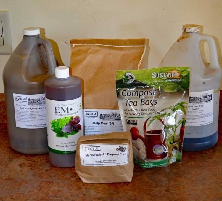 Gör organiska gödningsmedel för dammväxter själv av naturprodukter