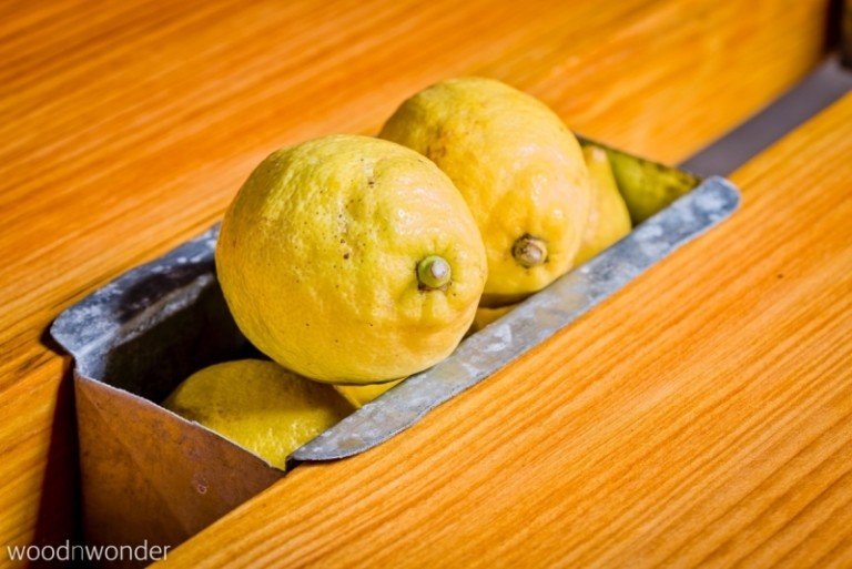 danska-massiva trämöbler-bordsskiva-douglas-citron-zinklåda