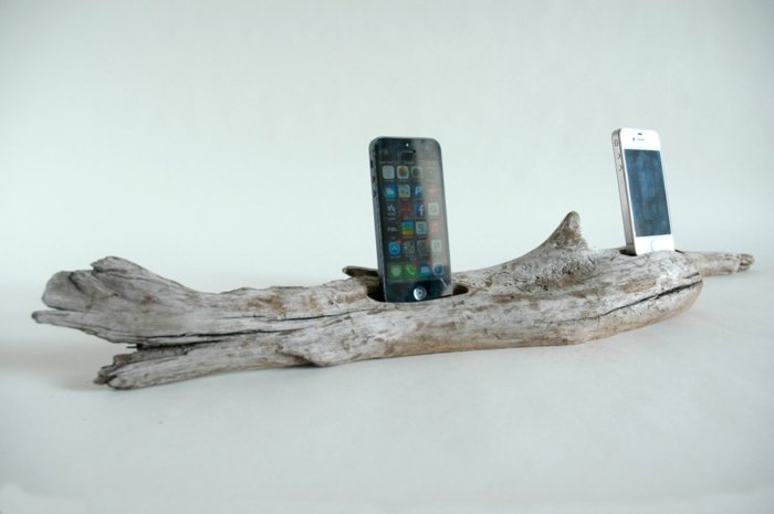 Driftwood -tillbehör gör smarttelefonens laddstation själv