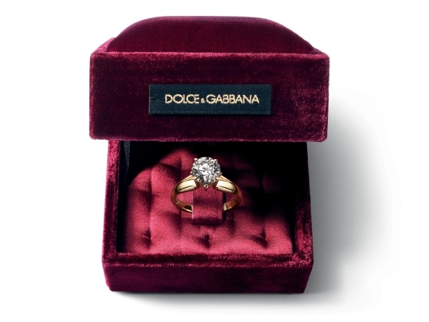 Dam-kollektion-2014-dolce-and-gabbana-diamantring-guldpläterad