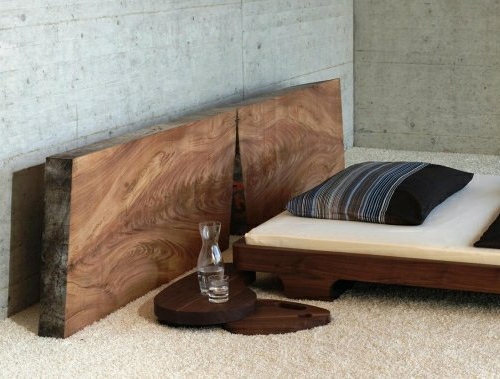Säng i massivt trä av Ing.design