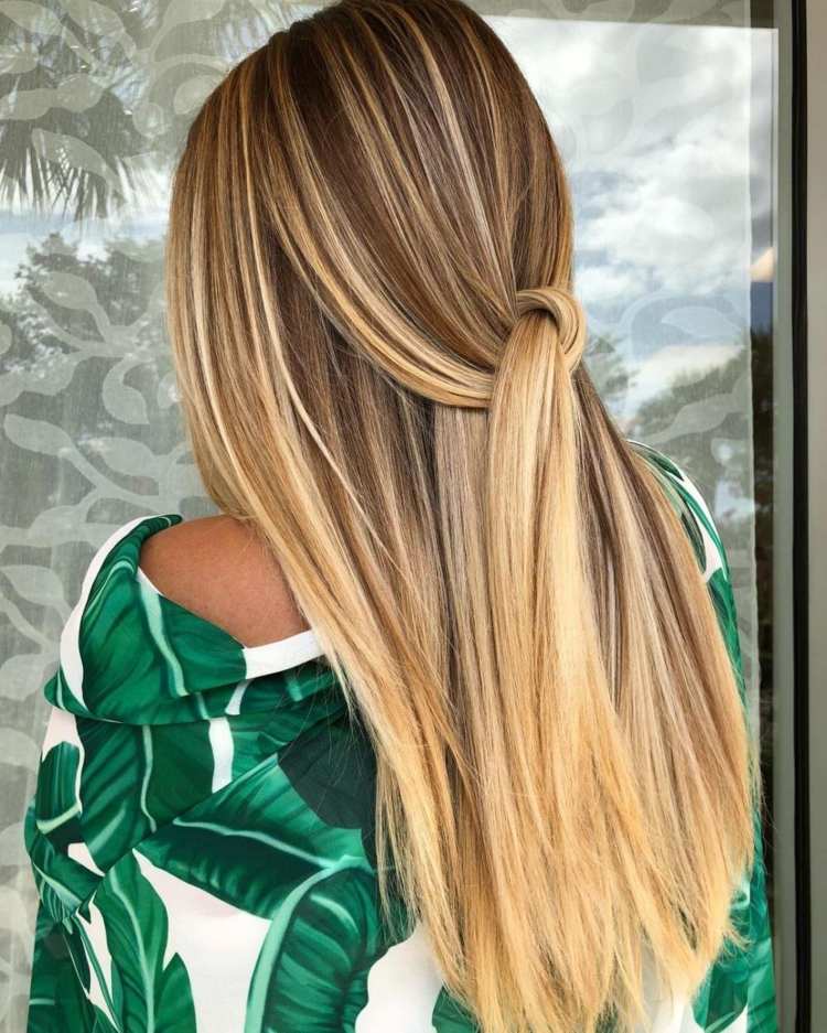 Mörkblont hår balayage brunt långt rakt hår toppknut frisyr idéer