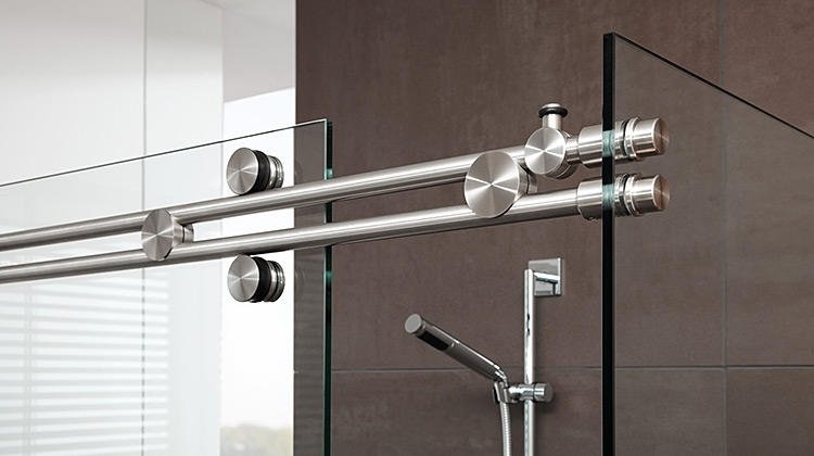 dusch-skiljevägg-glas-skjutdörrar-dusch-skåp-badrum-inredning-skjut-system-detalj