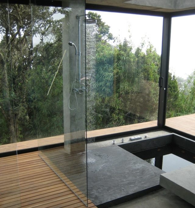 Duschglasfronter inbyggda badkar i betong