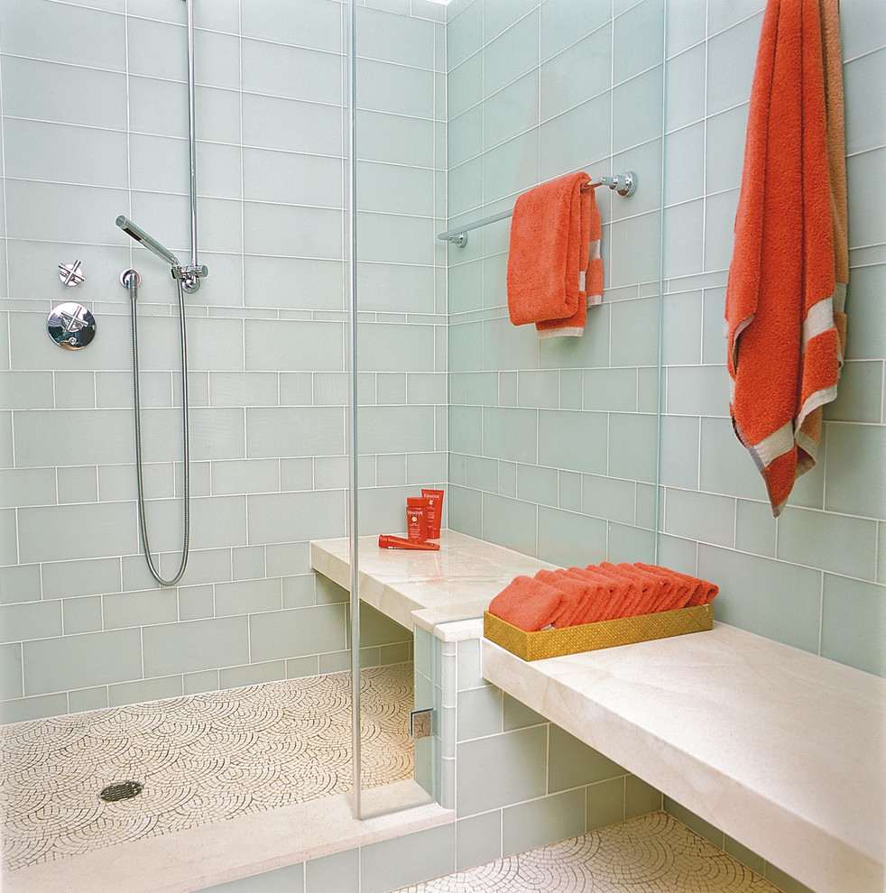 Rengöring av duschdörren kalk modern inredning små badrumstips