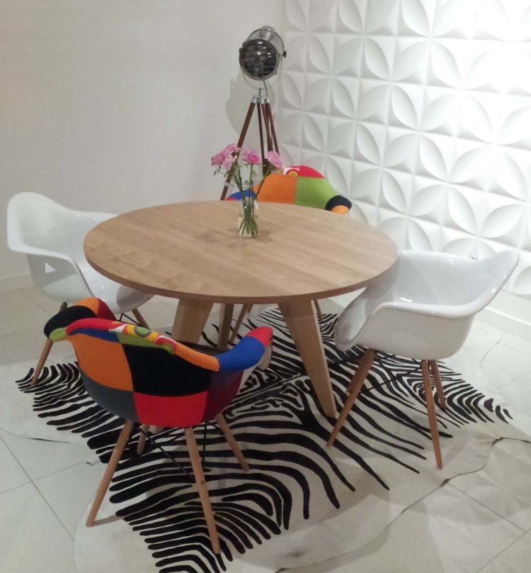 eames-plast-stol-modern-inredning-variant-stoppad-färgglad-vintage-zebra-matta