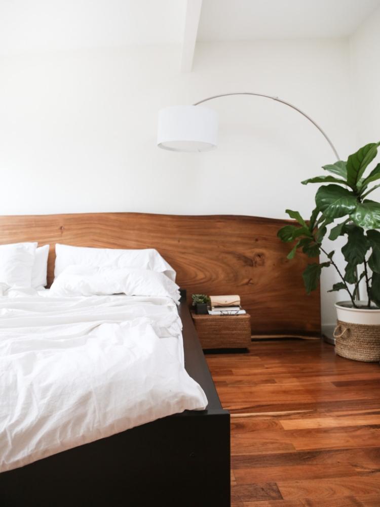äkta trämöbler-naturligt-tropiskt trä-exotiskt-sovrum-säng-sänggavel-parkett-golv-växt
