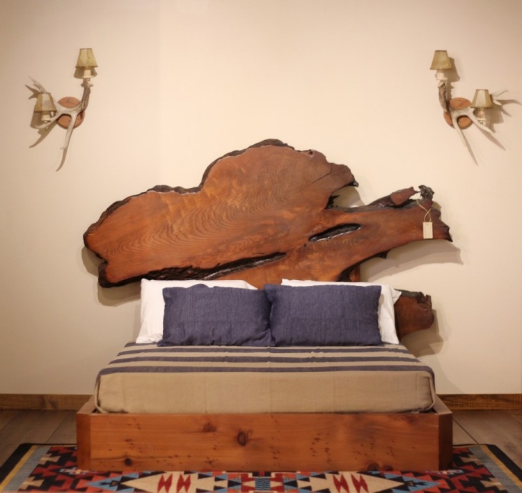 äkta trämöbler-naturligt-tropiskt trä-exotiskt sovrum-säng-sänggavel-rustik-löpare