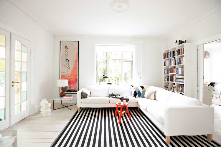 hörnsoffa-mönster-vardagsrum-möbler-vit-svart-skandinavisk