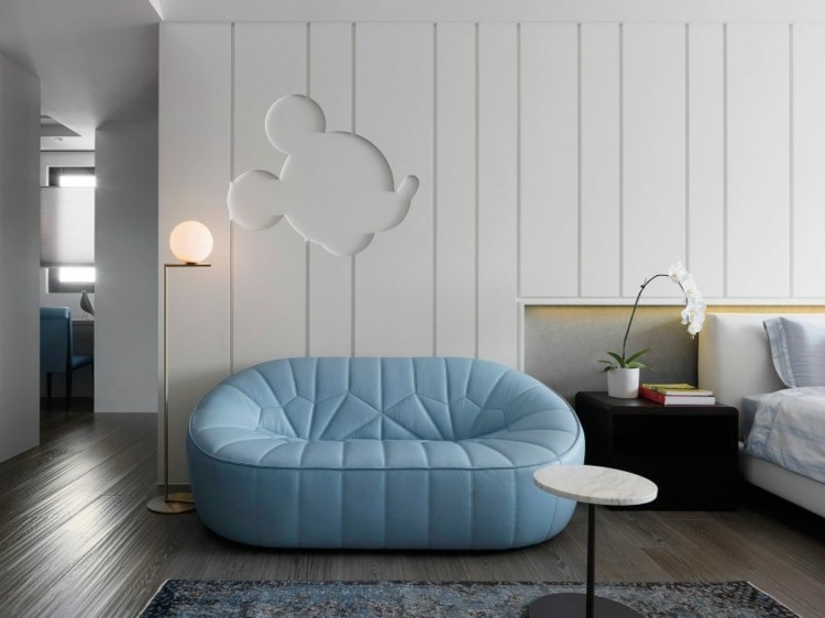 golv-marmor-kakel-sovrum-soffa-blå-läder-sidobord-väggbeklädnad-trä-mönster-sängbord-bok-orkidé-18