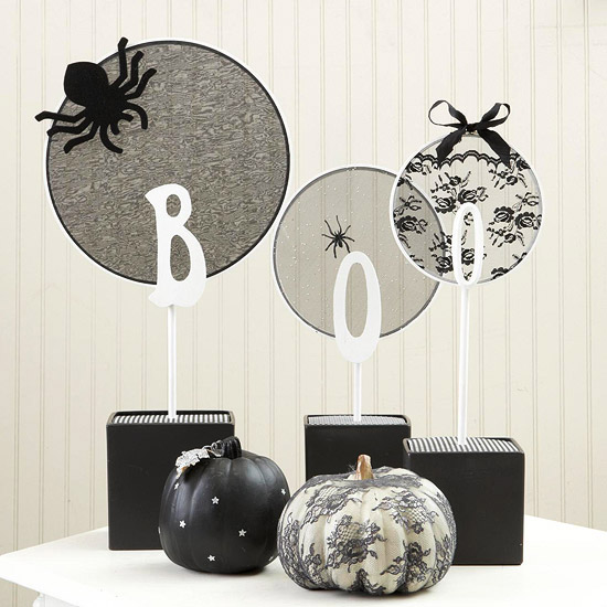 Spöklika dekorativa gåvor-på Halloween spets-svarta spindelnät