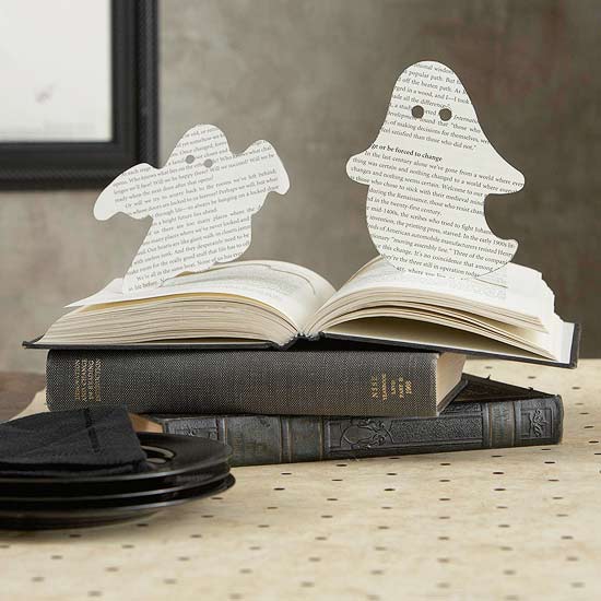 Spökhus spökbibliotek gamla böcker läskiga dekorationsidéer