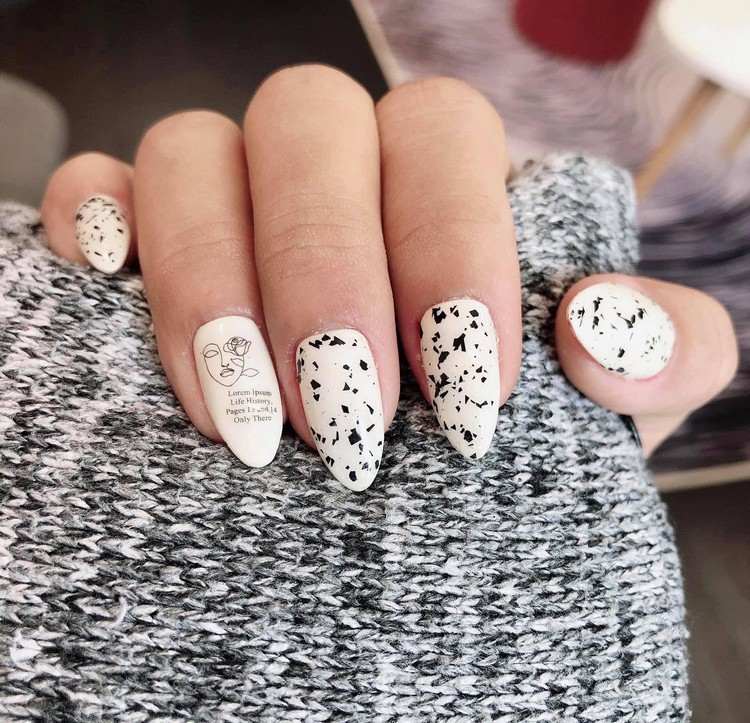 vita naglar nageldesigner påskäggskal naglar trend